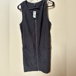 Express- size small front zip up dress. New with tag.